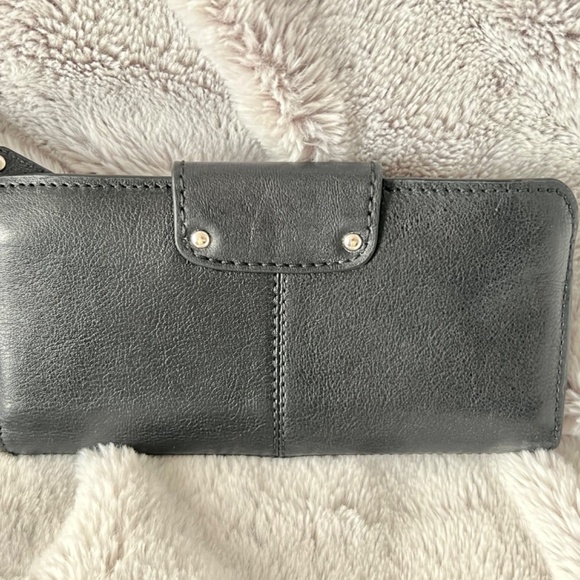 Coach leather shoulder bag with matching leather wallet - Picture 11 of 12